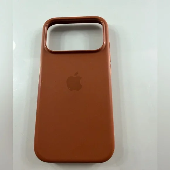 Apple iPhone 17 Pro Silicone Case in Terra Cotta - Picture 2 of 9